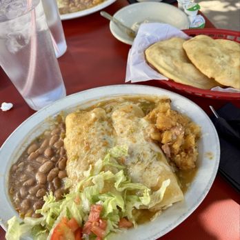 El Patio De Albuquerque Lic signature dishes Green Chile Chicken Enchiladas
Stuffed Sopapilla
El Patio Combination